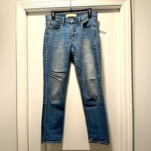 Gap Real Straight jeans, Size 28S, inseam 28”. Good pre worn condition